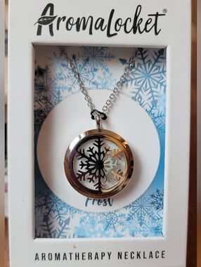 Snowflake Locket New!